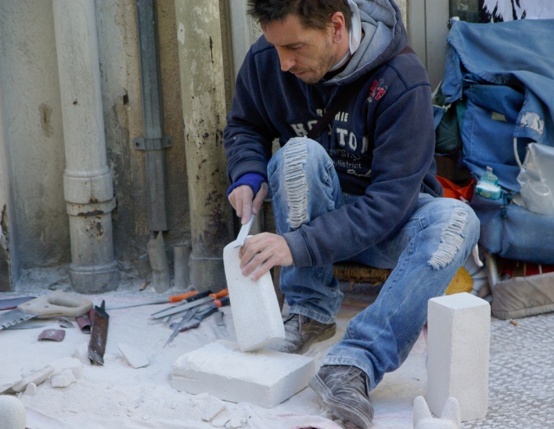 tailleur-pierre-ST JEAN CAP FERRAT-min_artisan_stonecutter_sculpture-1085967